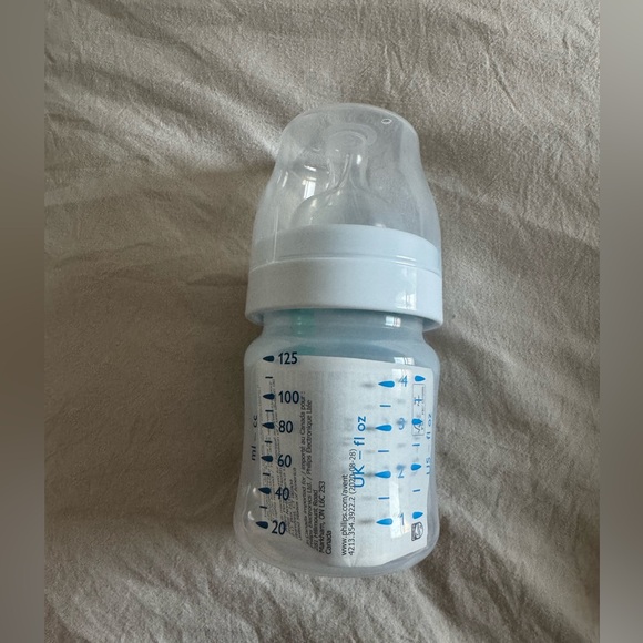 Philips Avent Baby Bottle with Teal Accent - Picture 2 of 3